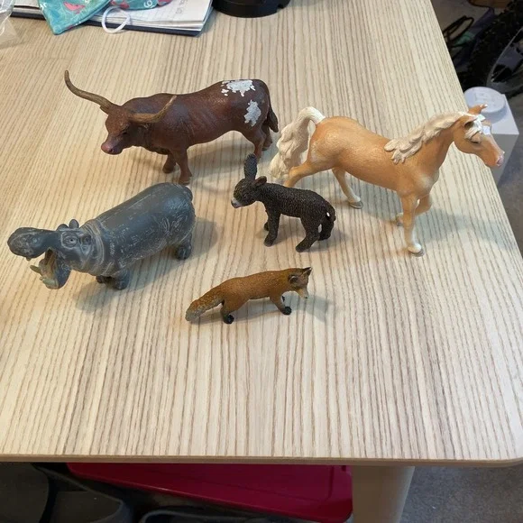 A lot of five Schleich Toys Long Horn Bull Horse Fox Hippo Baby Burrow - Picture 1 of 6